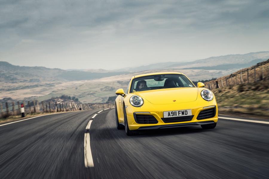  Porsche 911 Carrera 4S Coupe 2016 года  (UK) (фото 7 из 27)